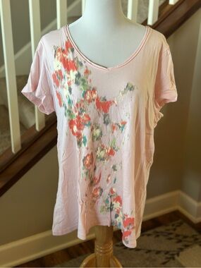 Eddie Bauer Light Pink Floral V-Neck Tee - B1024